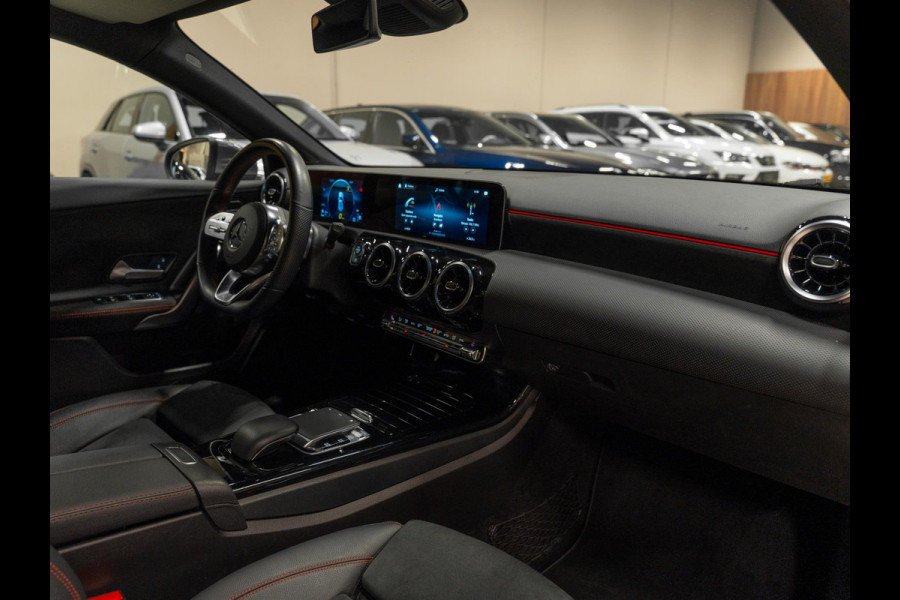 Mercedes-Benz A-Klasse A200 AMG Business Solution, Navi, Multistuur, Clima, Cruise, Camera, PDC, Led, Trekhaak, Voll Onderhouden
