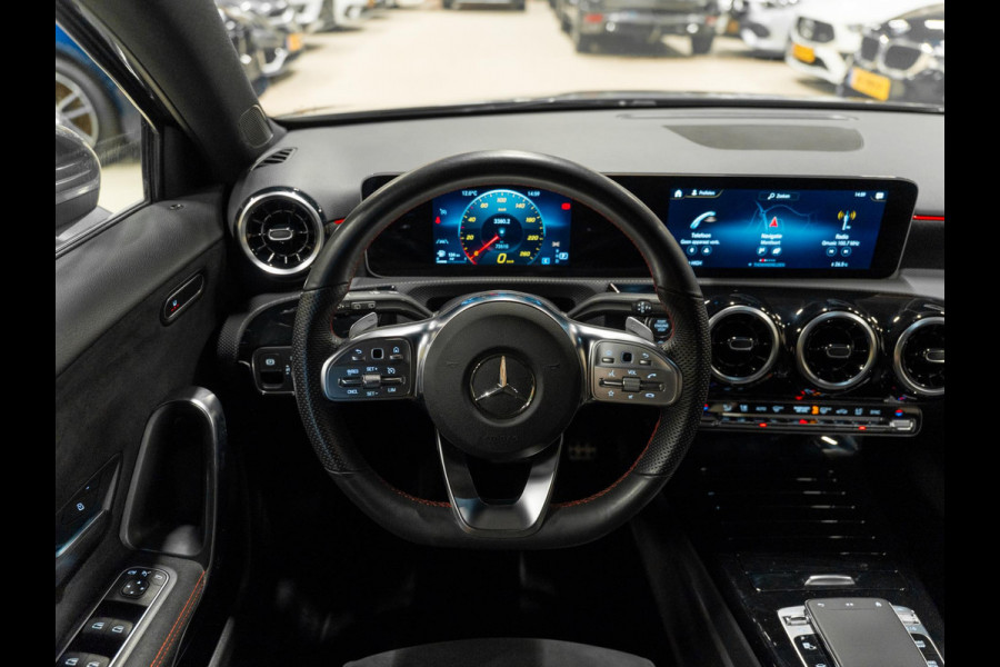 Mercedes-Benz A-Klasse A200 AMG Business Solution, Navi, Multistuur, Clima, Cruise, Camera, PDC, Led, Trekhaak, Voll Onderhouden