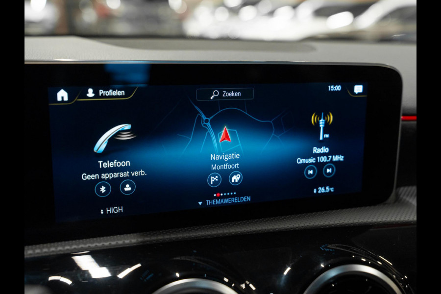 Mercedes-Benz A-Klasse A200 AMG Business Solution, Navi, Multistuur, Clima, Cruise, Camera, PDC, Led, Trekhaak, Voll Onderhouden