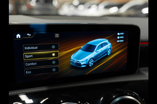 Mercedes-Benz A-Klasse A200 AMG Business Solution, Navi, Multistuur, Clima, Cruise, Camera, PDC, Led, Trekhaak, Voll Onderhouden