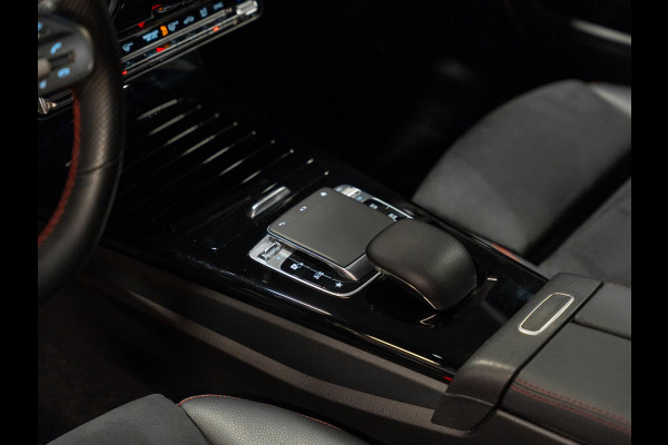 Mercedes-Benz A-Klasse A200 AMG Business Solution, Navi, Multistuur, Clima, Cruise, Camera, PDC, Led, Trekhaak, Voll Onderhouden