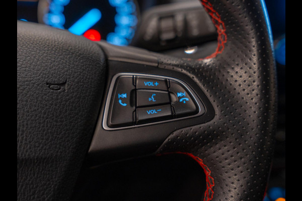 Ford EcoSport 1.0 EcoBoost ST-Line 125PK, Cruise, Clima, Multistuur, Led, Alcantara, PDC, Private Glas, Voll Onderhouden