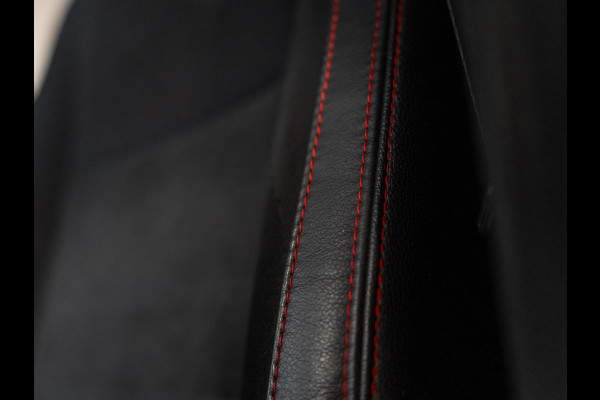 Ford EcoSport 1.0 EcoBoost ST-Line 125PK, Cruise, Clima, Multistuur, Led, Alcantara, PDC, Private Glas, Voll Onderhouden