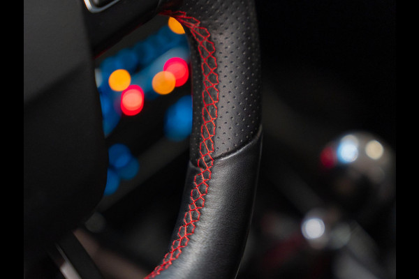 Ford EcoSport 1.0 EcoBoost ST-Line 125PK, Cruise, Clima, Multistuur, Led, Alcantara, PDC, Private Glas, Voll Onderhouden