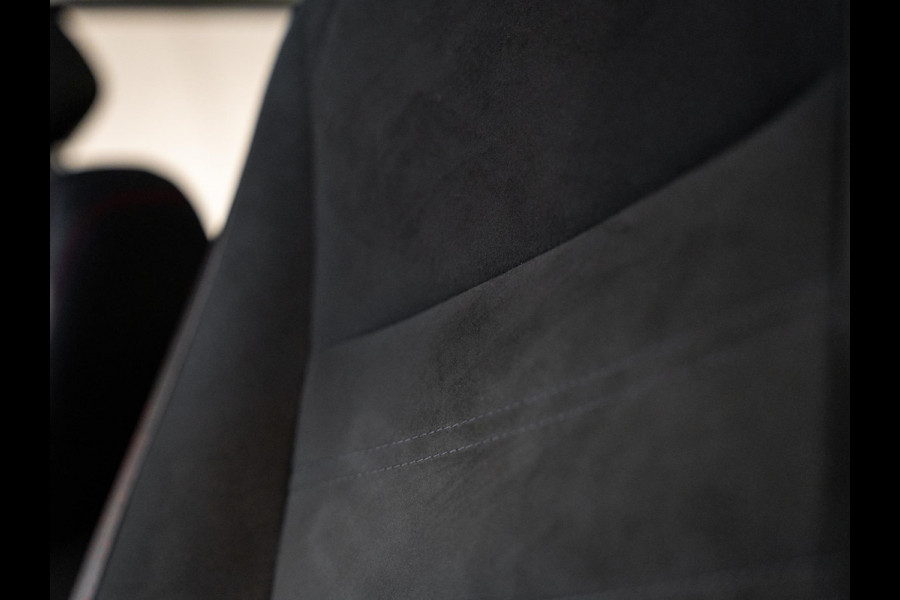 Ford EcoSport 1.0 EcoBoost ST-Line 125PK, Cruise, Clima, Multistuur, Led, Alcantara, PDC, Private Glas, Voll Onderhouden