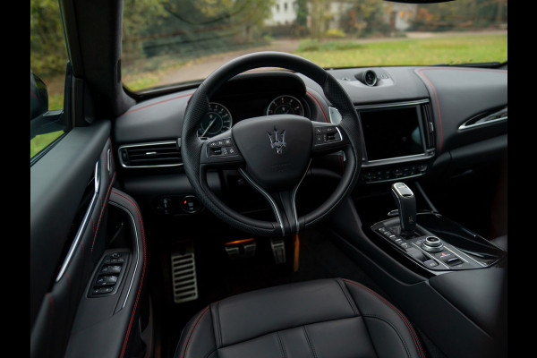Maserati Levante 3.0 V6 S AWD 430pk GranSport Facelift | Pano-dak | 21 inch | Harman/Kardon | 360 camera