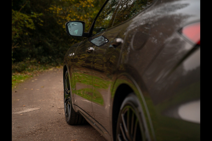 Maserati Levante 3.0 V6 S AWD 430pk GranSport Facelift | Pano-dak | 21 inch | Harman/Kardon | 360 camera