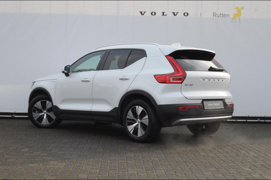 Volvo XC40 T4 211PK Automaat Core Bright / Apple carplay / Parkeersensoren met camera / Stoelverwarming / Elektrische achterklep / Keyless entry / Parkeersensoren met camera