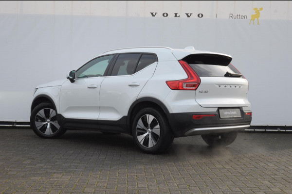 Volvo XC40 T4 211PK Automaat Core Bright / Apple carplay / Parkeersensoren met camera / Stoelverwarming / Elektrische achterklep / Keyless entry / Parkeersensoren met camera