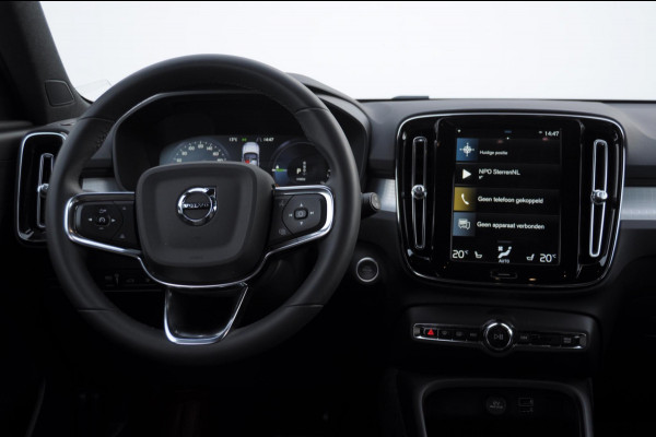 Volvo XC40 T4 211PK Automaat Core Bright / Apple carplay / Parkeersensoren met camera / Stoelverwarming / Elektrische achterklep / Keyless entry / Parkeersensoren met camera