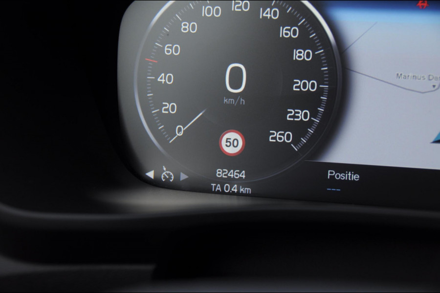 Volvo XC40 T4 211PK Automaat Core Bright / Apple carplay / Parkeersensoren met camera / Stoelverwarming / Elektrische achterklep / Keyless entry / Parkeersensoren met camera