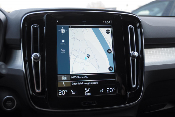 Volvo XC40 T4 211PK Automaat Core Bright / Apple carplay / Parkeersensoren met camera / Stoelverwarming / Elektrische achterklep / Keyless entry / Parkeersensoren met camera