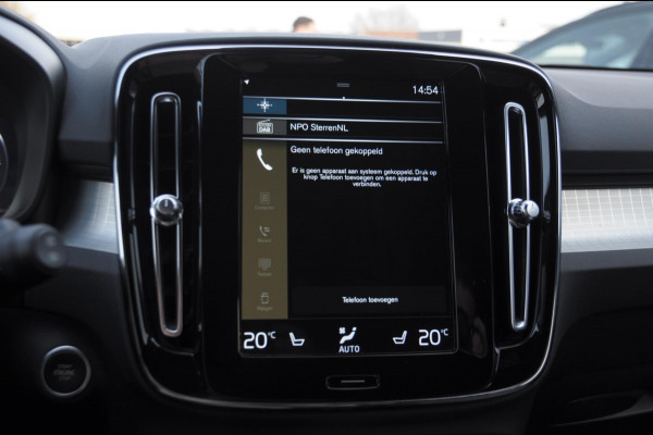 Volvo XC40 T4 211PK Automaat Core Bright / Apple carplay / Parkeersensoren met camera / Stoelverwarming / Elektrische achterklep / Keyless entry / Parkeersensoren met camera