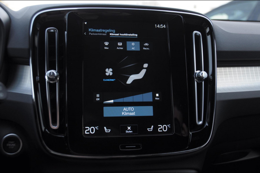 Volvo XC40 T4 211PK Automaat Core Bright / Apple carplay / Parkeersensoren met camera / Stoelverwarming / Elektrische achterklep / Keyless entry / Parkeersensoren met camera