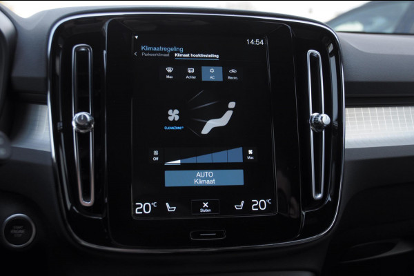 Volvo XC40 T4 211PK Automaat Core Bright / Apple carplay / Parkeersensoren met camera / Stoelverwarming / Elektrische achterklep / Keyless entry / Parkeersensoren met camera