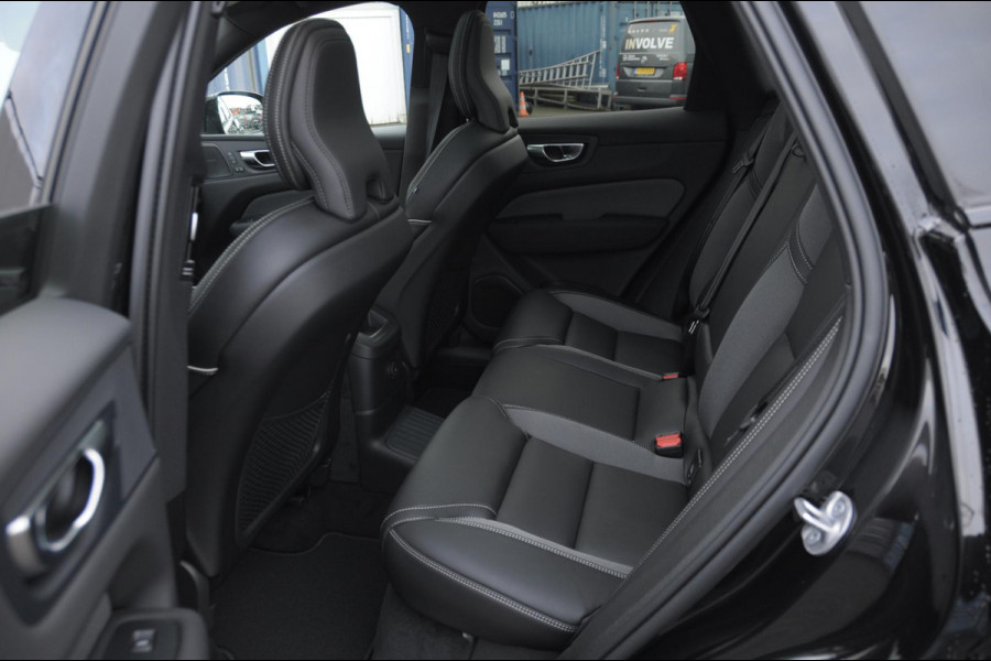 Volvo XC60 T6 350PK Automaat AWD Ultra Black Edition Facelift/ Head-up display/ Harman Kardon audio/ BLIS/ Elektrischbedienbare stoelen met geheugen / Panoramadak/ Adaptive cruise control/ Pilot assist/ Apple Carplay/ Android auto/