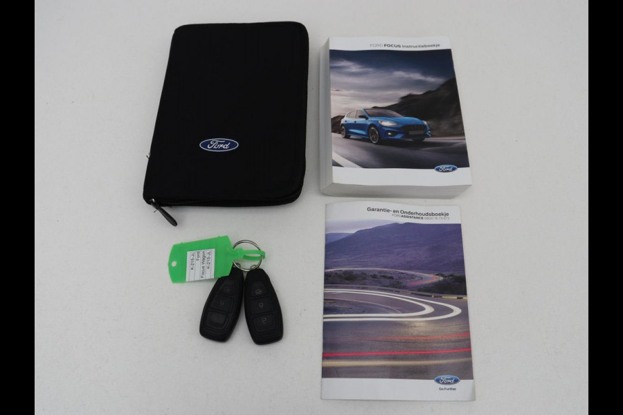 Ford Focus 1.0 EcoBoost Hybrid Active Business | Panoramadak | Stoelverwarming | Trekhaak | Comfortstoelen | Camera | Carplay | Keyless | Full LED | Navigatie