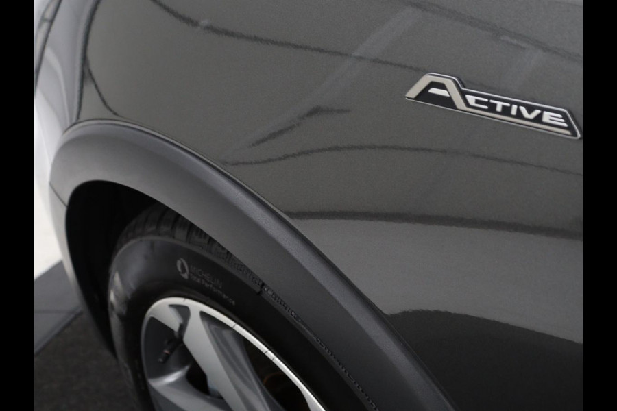 Ford Focus 1.0 EcoBoost Hybrid Active Business | Panoramadak | Stoelverwarming | Trekhaak | Comfortstoelen | Camera | Carplay | Keyless | Full LED | Navigatie