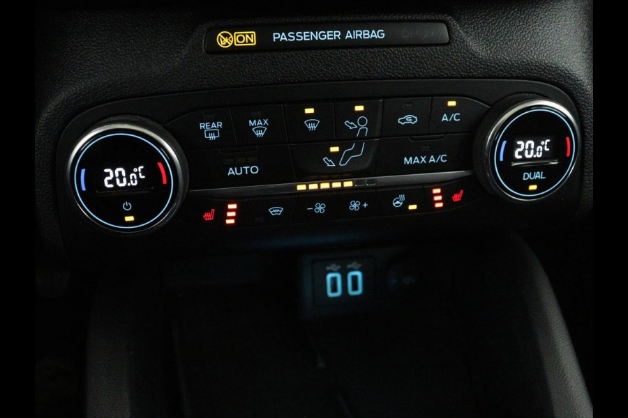 Ford Focus 1.0 EcoBoost Hybrid Active Business | Panoramadak | Stoelverwarming | Trekhaak | Comfortstoelen | Camera | Carplay | Keyless | Full LED | Navigatie