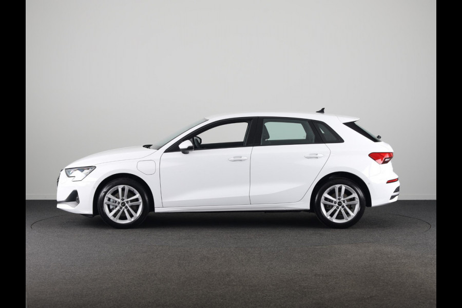 Audi A3 Sportback Pro Line 40 TFSI e 204 pk | Parkeerhulp plus | Stoelverwarming voor | Automatische klimaatregeling | Audi smartphone interface |
