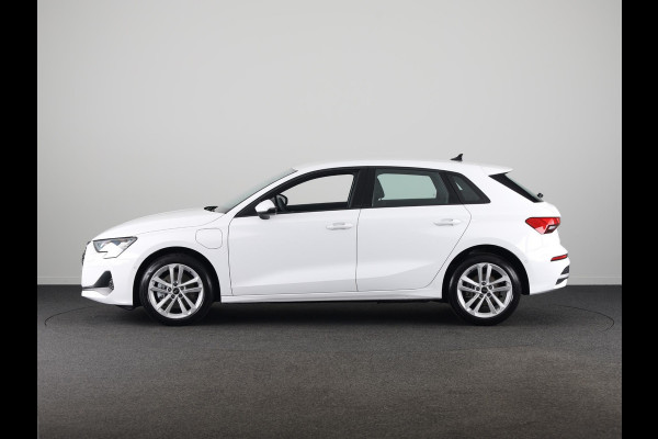 Audi A3 Sportback Pro Line 40 TFSI e 204 pk | Parkeerhulp plus | Stoelverwarming voor | Automatische klimaatregeling | Audi smartphone interface |