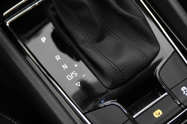 Škoda Karoq 1.5 TSI DSG *1ste Eigenaar*Navi*Stoelverwarming*Camera*