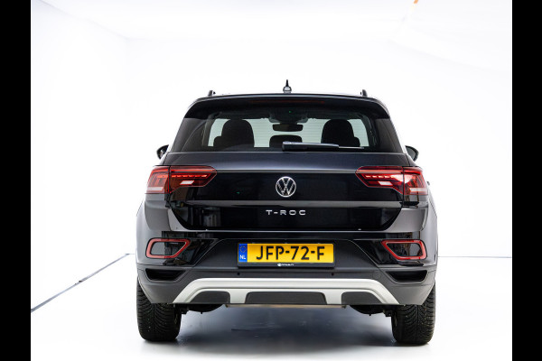 Volkswagen T-Roc 1.0 TSI 116 PK Business Edition | Stoelverwarming | Apple Carplay / Android auto | Automatisch inparkeren, Climate control, all season banden, extra getint glas achter