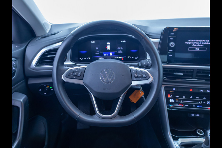 Volkswagen T-Roc 1.0 TSI 116 PK Business Edition | Stoelverwarming | Apple Carplay / Android auto | Automatisch inparkeren, Climate control, all season banden, extra getint glas achter