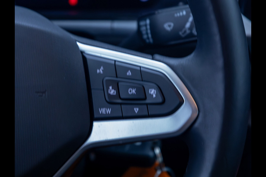 Volkswagen T-Roc 1.0 TSI 116 PK Business Edition | Stoelverwarming | Apple Carplay / Android auto | Automatisch inparkeren, Climate control, all season banden, extra getint glas achter