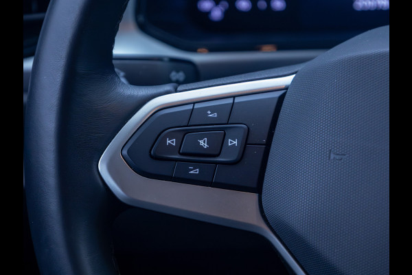 Volkswagen T-Roc 1.0 TSI 116 PK Business Edition | Stoelverwarming | Apple Carplay / Android auto | Automatisch inparkeren, Climate control, all season banden, extra getint glas achter