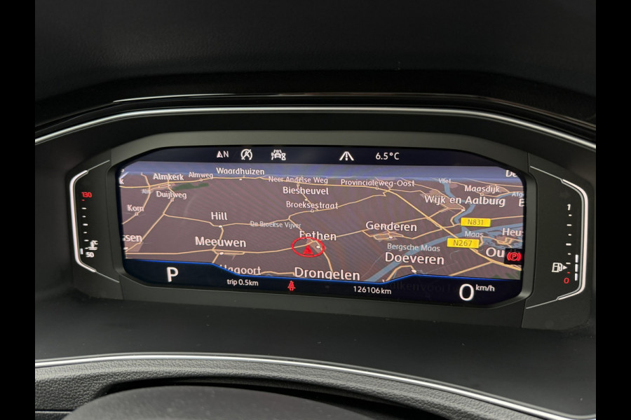 Volkswagen T-Roc 1.5 TSI Sport | Pano | Trekhaak | LED | Carplay | Camera | Virtual Cockpit | PDC