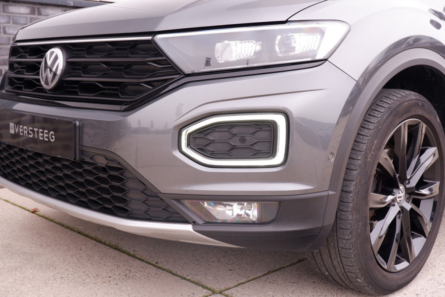 Volkswagen T-Roc 1.5 TSI Sport | Pano | Trekhaak | LED | Carplay | Camera | Virtual Cockpit | PDC