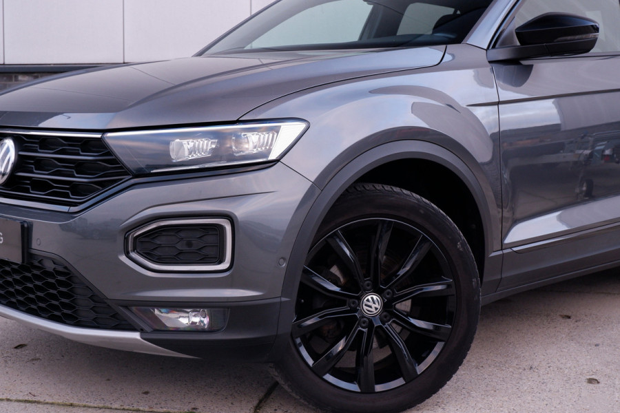 Volkswagen T-Roc 1.5 TSI Sport | Pano | Trekhaak | LED | Carplay | Camera | Virtual Cockpit | PDC