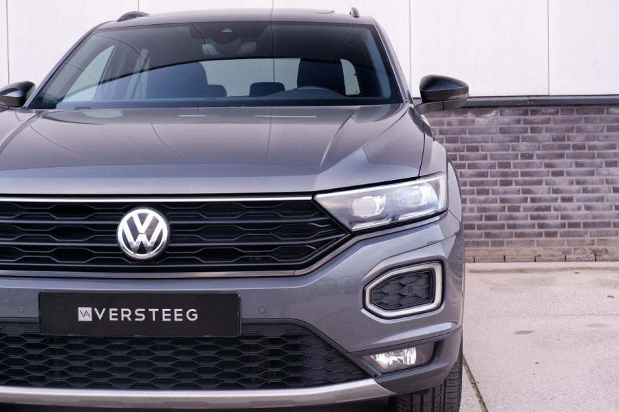 Volkswagen T-Roc 1.5 TSI Sport | Pano | Trekhaak | LED | Carplay | Camera | Virtual Cockpit | PDC