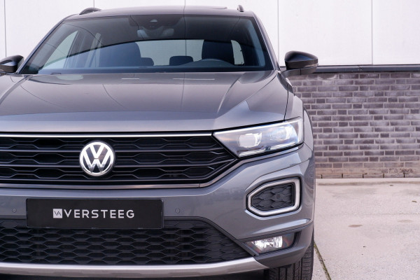 Volkswagen T-Roc 1.5 TSI Sport | Pano | Trekhaak | LED | Carplay | Camera | Virtual Cockpit | PDC
