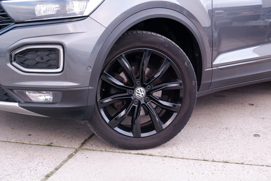 Volkswagen T-Roc 1.5 TSI Sport | Pano | Trekhaak | LED | Carplay | Camera | Virtual Cockpit | PDC