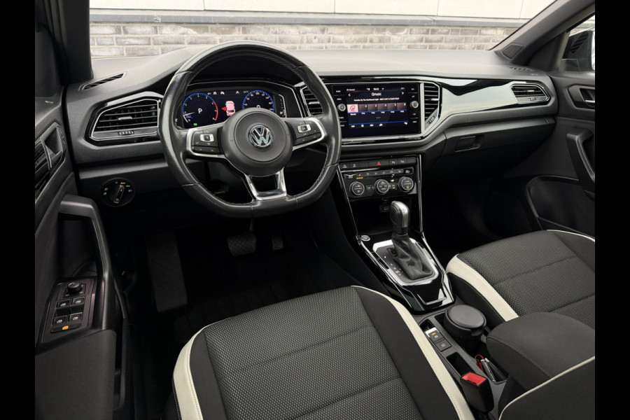 Volkswagen T-Roc 1.5 TSI Sport | Pano | Trekhaak | LED | Carplay | Camera | Virtual Cockpit | PDC