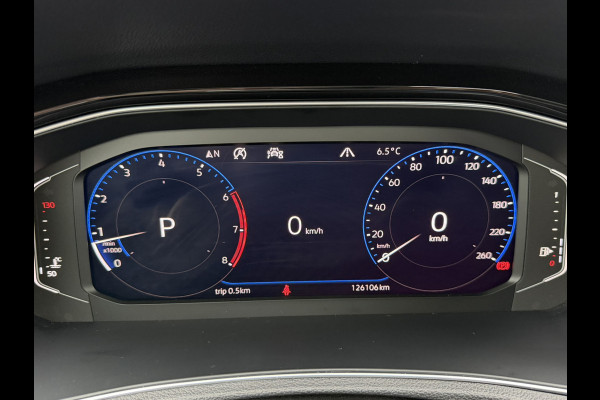 Volkswagen T-Roc 1.5 TSI Sport | Pano | Trekhaak | LED | Carplay | Camera | Virtual Cockpit | PDC