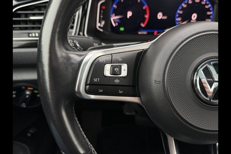 Volkswagen T-Roc 1.5 TSI Sport | Pano | Trekhaak | LED | Carplay | Camera | Virtual Cockpit | PDC
