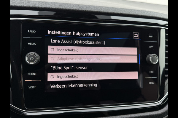 Volkswagen T-Roc 1.5 TSI Sport | Pano | Trekhaak | LED | Carplay | Camera | Virtual Cockpit | PDC