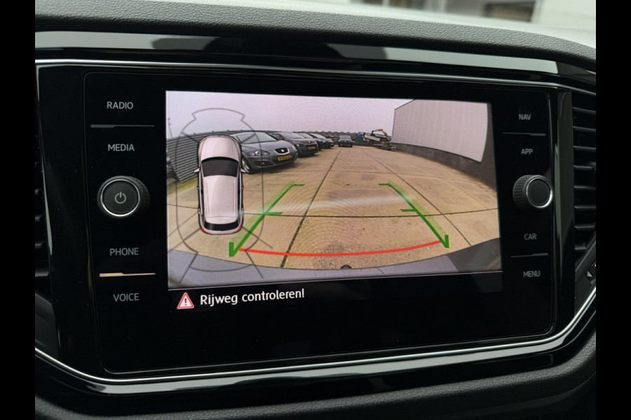 Volkswagen T-Roc 1.5 TSI Sport | Pano | Trekhaak | LED | Carplay | Camera | Virtual Cockpit | PDC