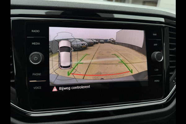 Volkswagen T-Roc 1.5 TSI Sport | Pano | Trekhaak | LED | Carplay | Camera | Virtual Cockpit | PDC