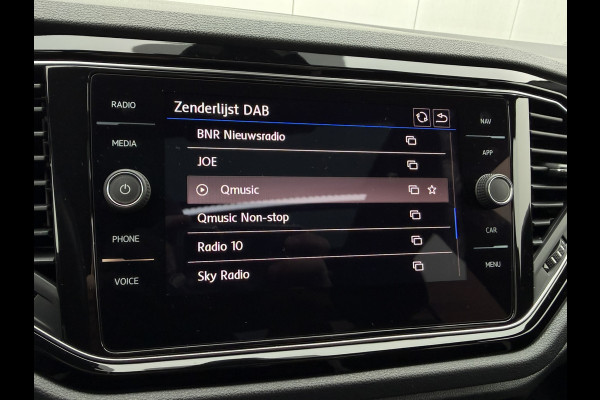 Volkswagen T-Roc 1.5 TSI Sport | Pano | Trekhaak | LED | Carplay | Camera | Virtual Cockpit | PDC