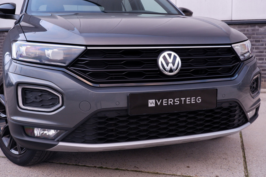 Volkswagen T-Roc 1.5 TSI Sport | Pano | Trekhaak | LED | Carplay | Camera | Virtual Cockpit | PDC
