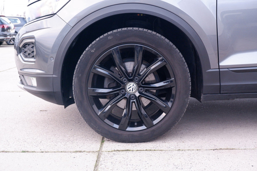 Volkswagen T-Roc 1.5 TSI Sport | Pano | Trekhaak | LED | Carplay | Camera | Virtual Cockpit | PDC