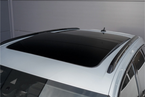 Volkswagen Touareg 3.0 TSi eHybrid 4MOTION R Luchtv ACC Elek Trekhaak Ori NL