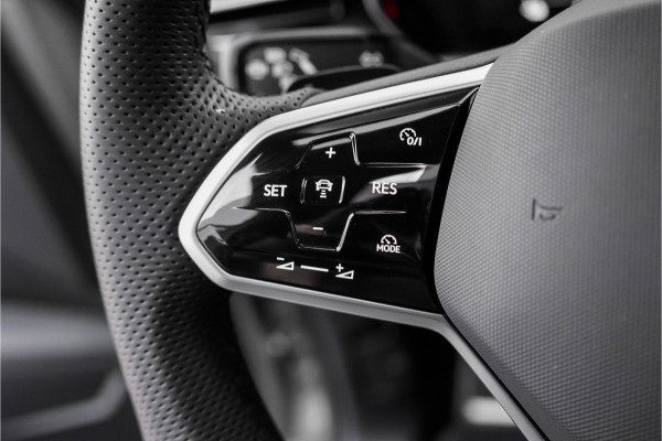 Volkswagen Touareg 3.0 TSi eHybrid 4MOTION R Luchtv ACC Elek Trekhaak Ori NL