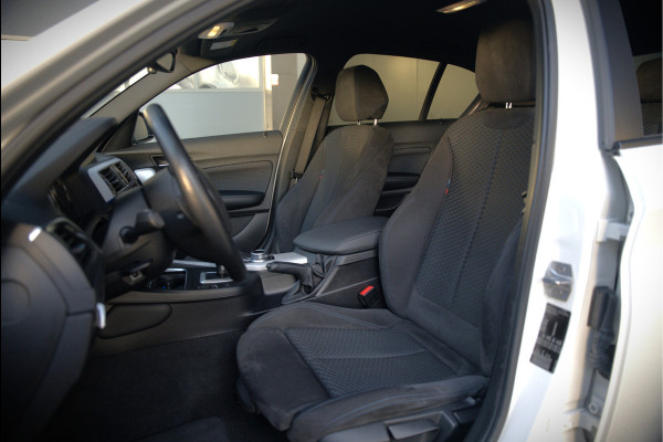 BMW 1-serie 118i Corporate Lease Executive M Sport | Automaat | Stuurverwarming | Stoelverwarming | NAP | Keyless | Cruise Control | PDC | Shadow line | Digital Dash | Navigatie Business | Led |  Dealer Onderhouden |