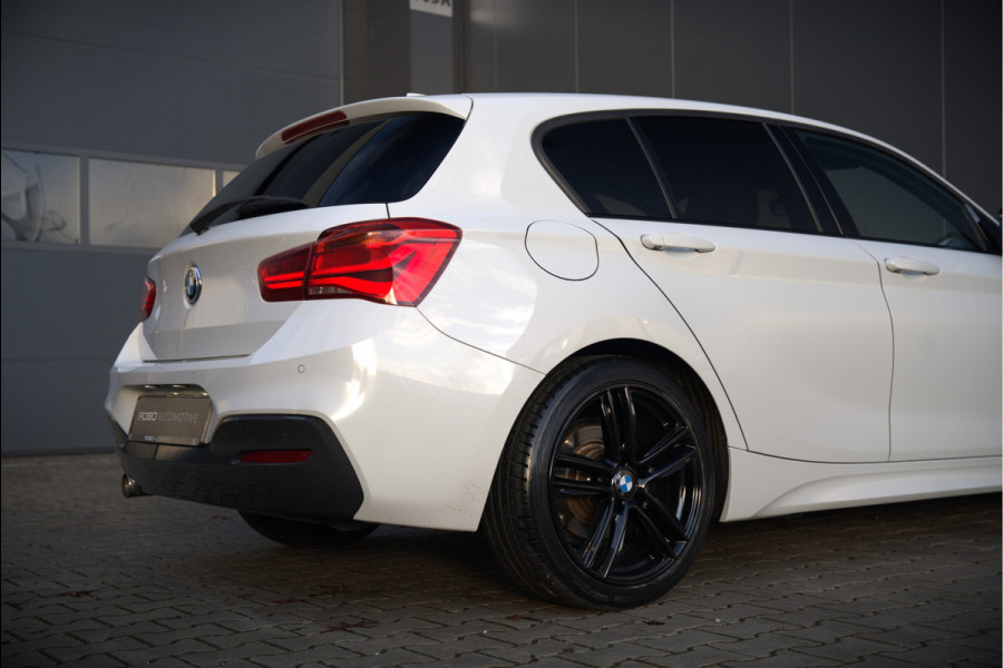 BMW 1-serie 118i Corporate Lease Executive M Sport | Automaat | Stuurverwarming | Stoelverwarming | NAP | Keyless | Cruise Control | PDC | Shadow line | Digital Dash | Navigatie Business | Led |  Dealer Onderhouden |