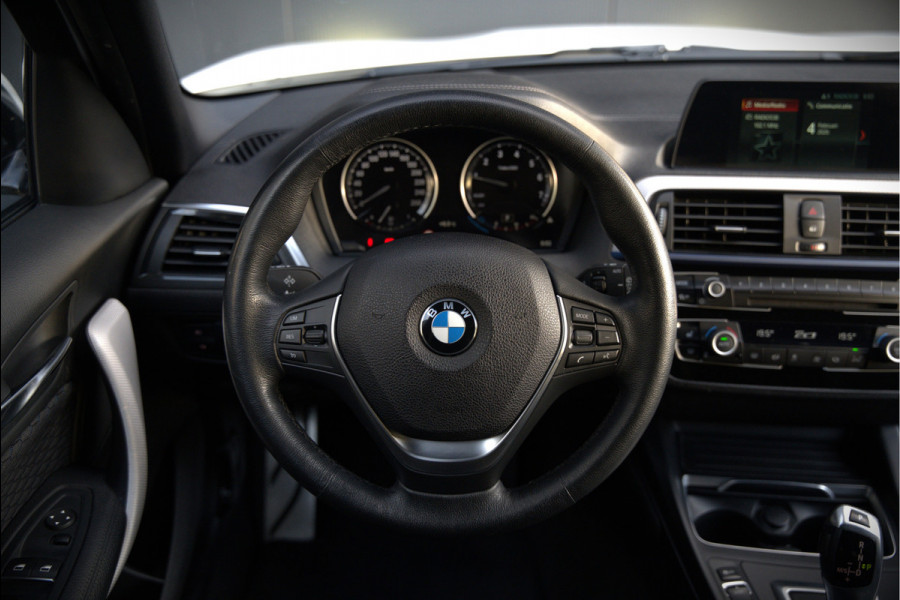 BMW 1-serie 118i Corporate Lease Executive M Sport | Automaat | Stuurverwarming | Stoelverwarming | NAP | Keyless | Cruise Control | PDC | Shadow line | Digital Dash | Navigatie Business | Led |  Dealer Onderhouden |